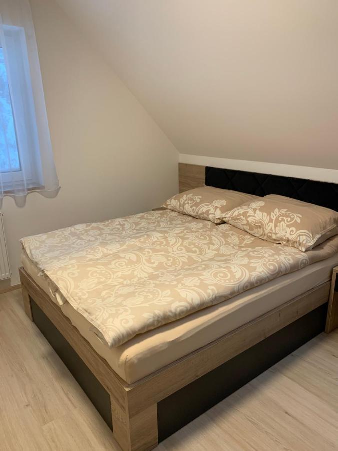 Pod Klinovcem Apartment *
